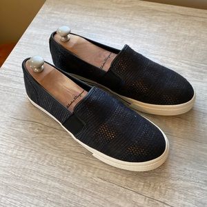 Ralph Lauren Black Sneaker Flats Jinny 7.5B